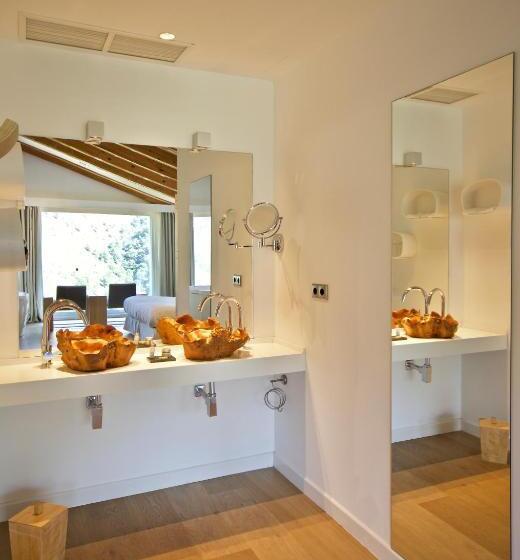 سوییت جونیور, Arantza Hotela  Adults Only