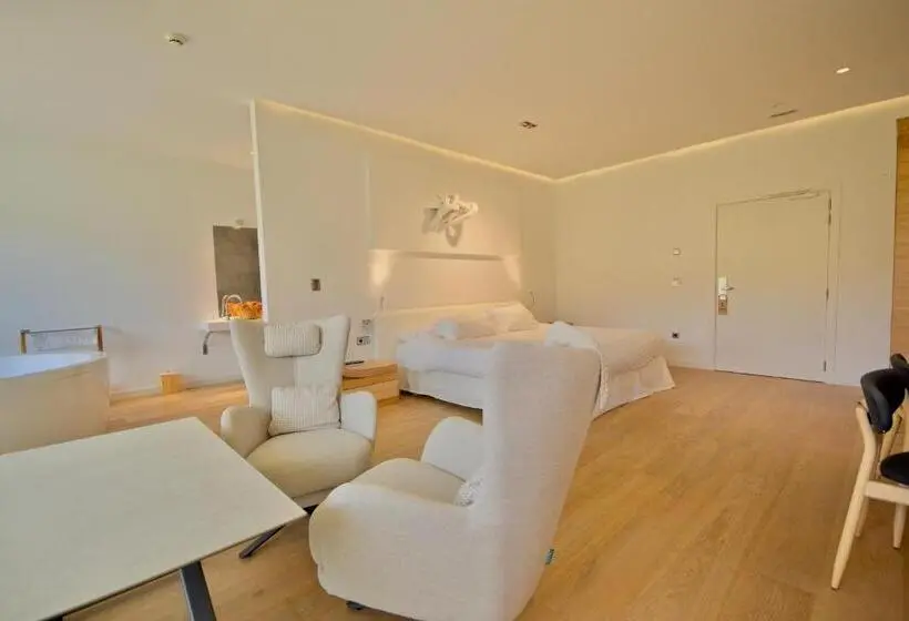 Premium room w/ mountain view, Arantza Hotela Adults Only