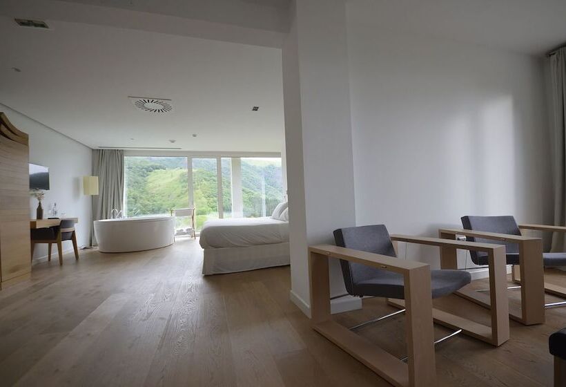 سوییت, Arantza Hotela  Adults Only