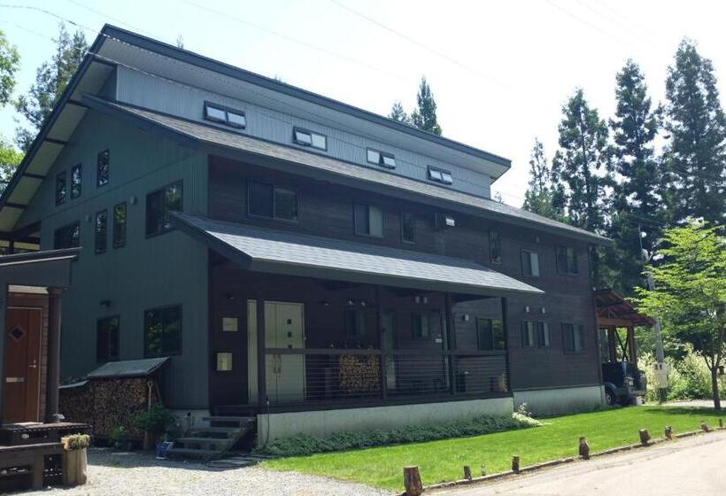 کلبه ییلاقی, Bears Den Mountain Lodge