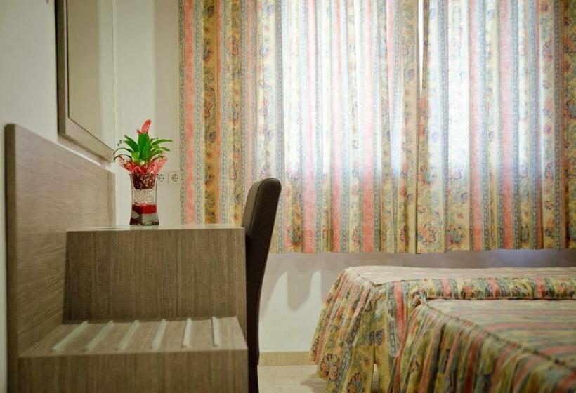 スタンダードトリプルルーム, Ca La Maria