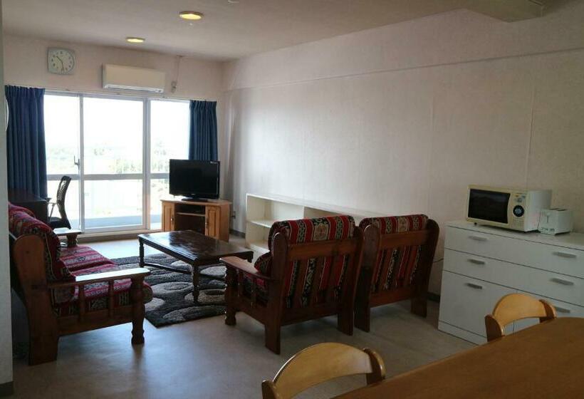 דירת שלושה חדרים, Eagle Lodge