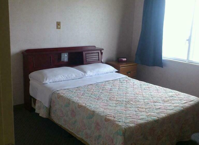 דירת שלושה חדרים, Eagle Lodge