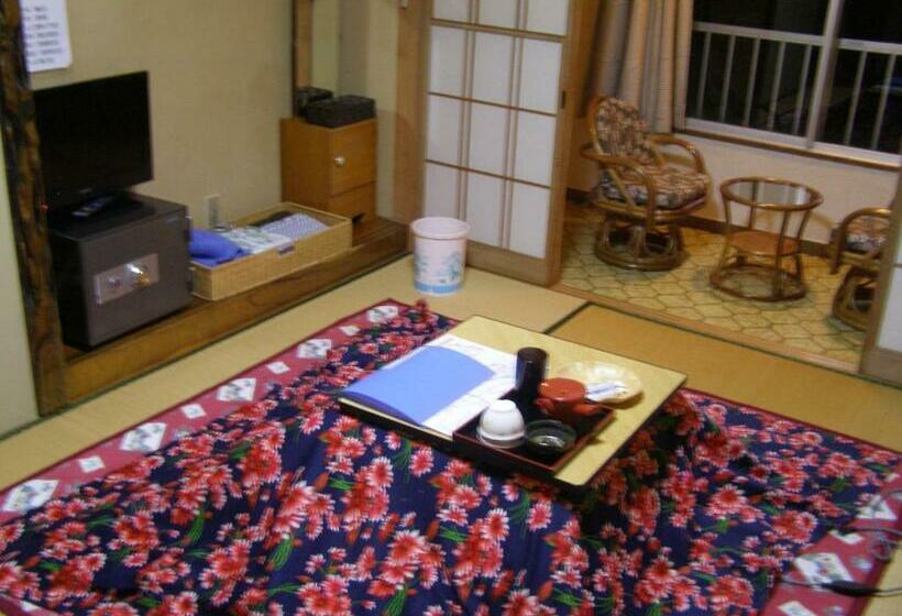 غرفة قياسية فردية حمام مشترك, Kadowakikan