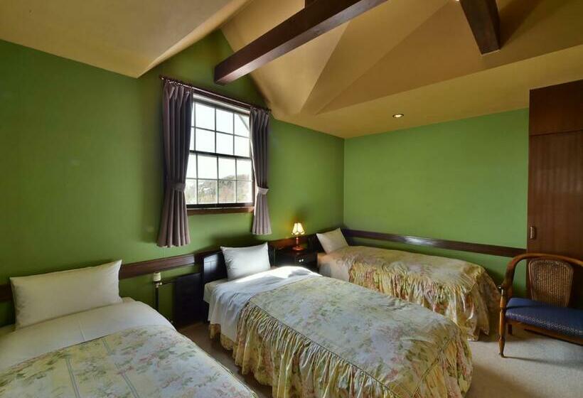 Номер Стандарт Трехместный, Petit Hotel Kanan