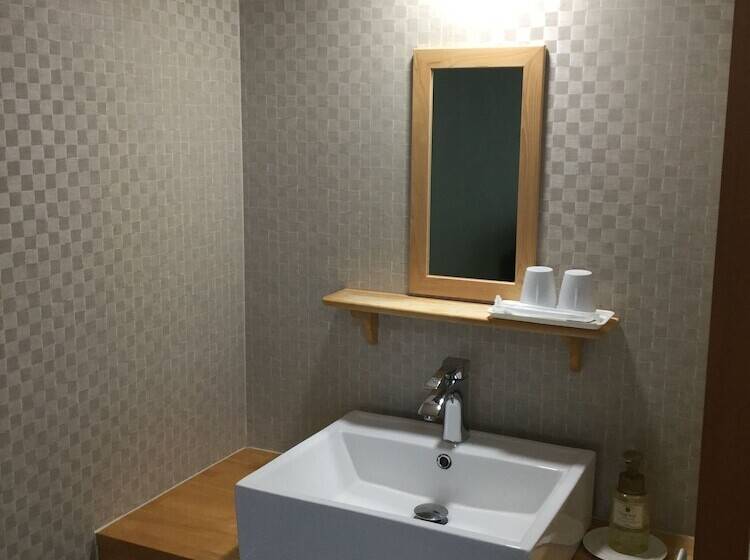 חדר סטנדרט, Saiyou Wakigawa