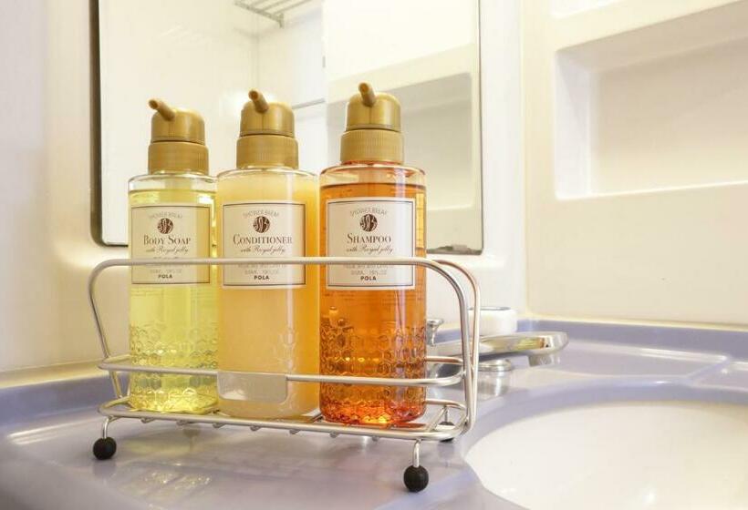 اتاق استاندارد یک نفره, Centia  Naito