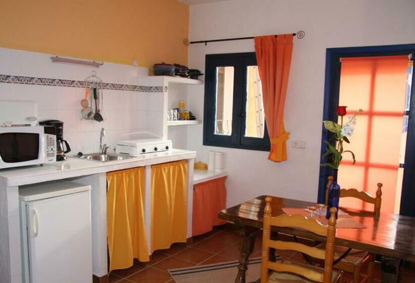 标准工作室, L'almàssera Casa Rural & Restaurant