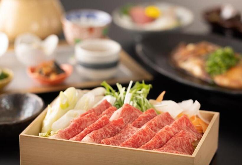 バス共有のスタンダードルーム, Hidamari Ichinoyu