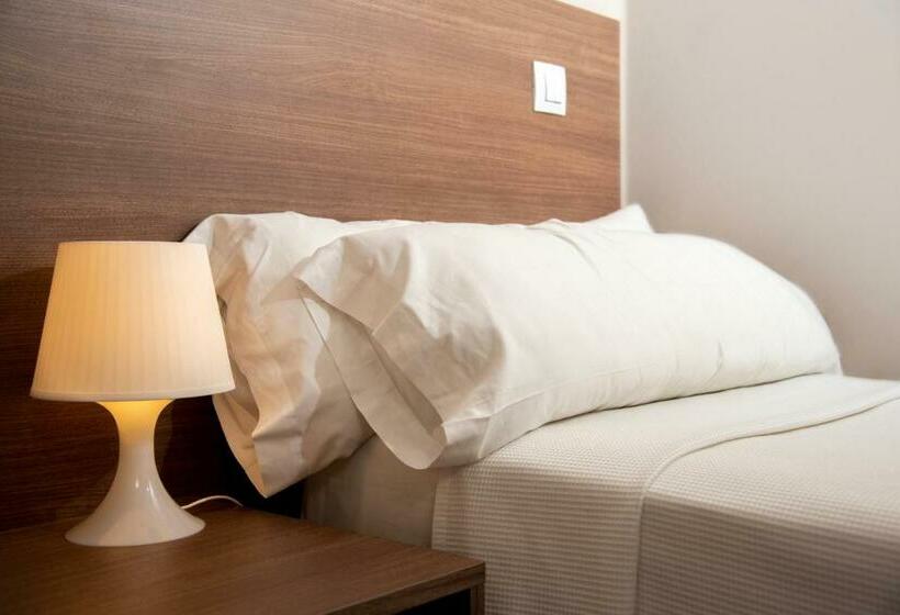 スタンダードルーム, La Parada