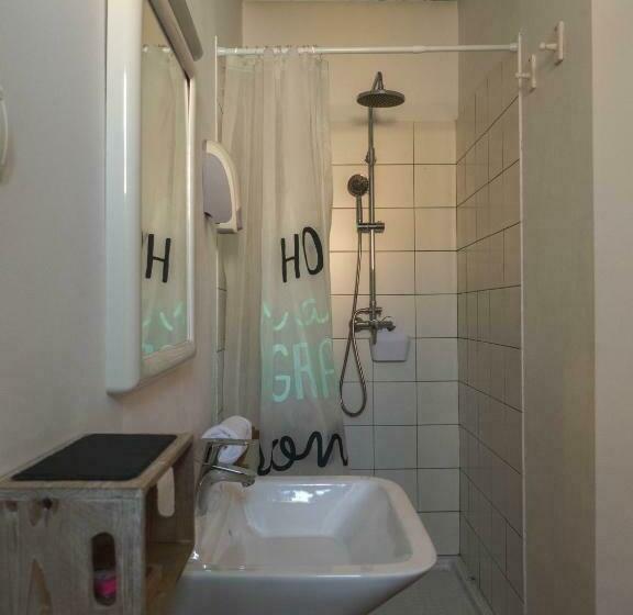 スタンダードルーム, Hostal Cling 43