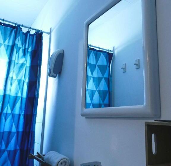 スタンダードルーム, Hostal Cling 43