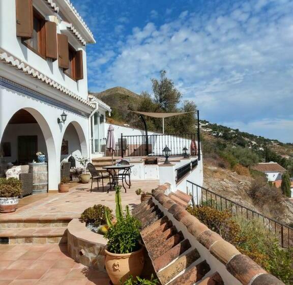 Семейный Номер, Casa Roble B&b