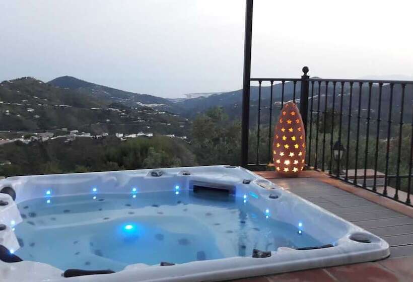 Семейный Номер, Casa Roble B&b