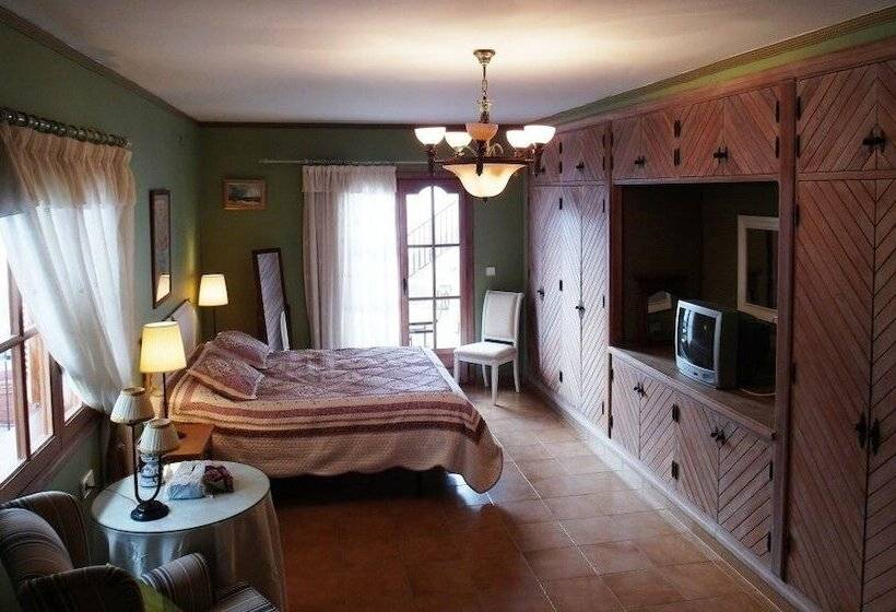 Семейный Номер, Casa Roble B&b