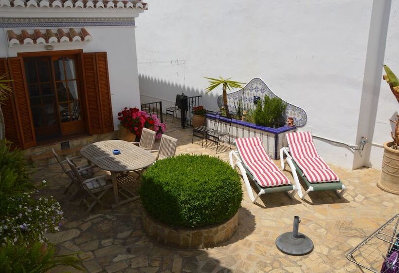 Семейный Номер, Casa Roble B&b