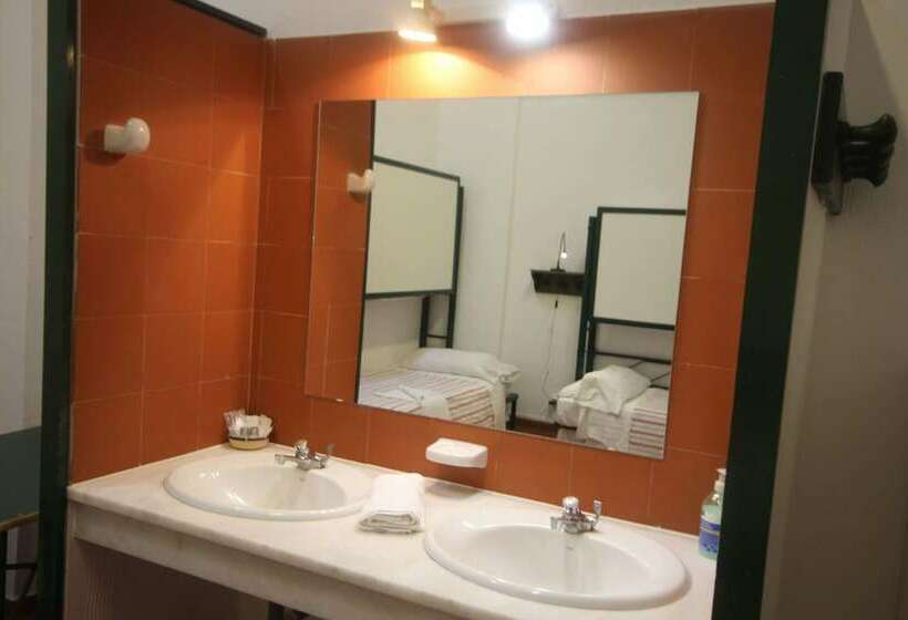 家庭间, Hostel Layos, Toledo