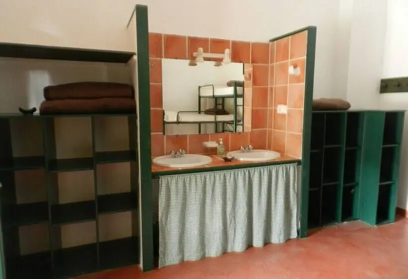 浴室共有ファミリールーム, Hostel Layos, Toledo