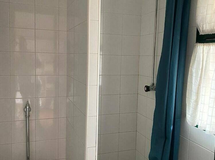 家庭间, Hostel Layos, Toledo