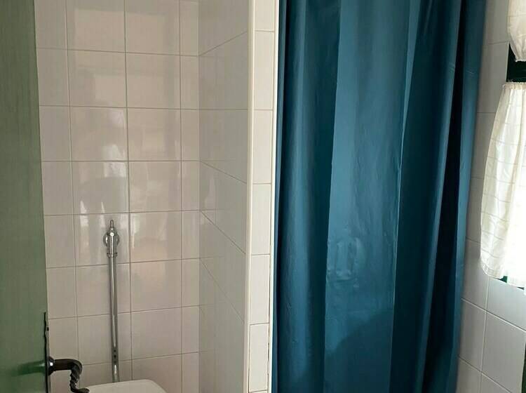 家庭间, Hostel Layos, Toledo