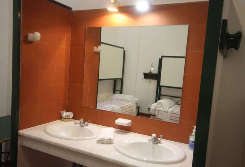 标准三人间, Hostel Layos, Toledo