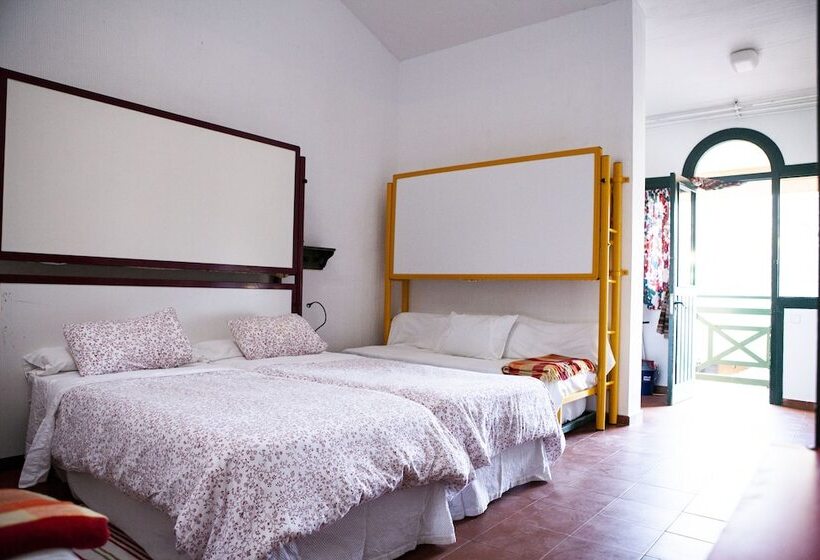 Номер Стандарт Трехместный, Hostel Layos, Toledo