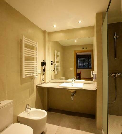 标准单人间, Aginaga Hotela