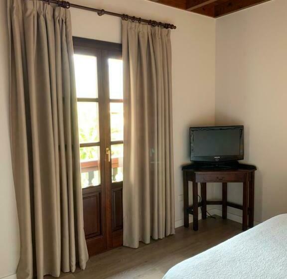 דירת שני חדרים עם מרפת, Rural Andrín