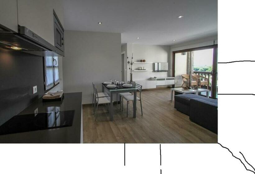 דירת שני חדרים עם מרפת, Rural Andrín