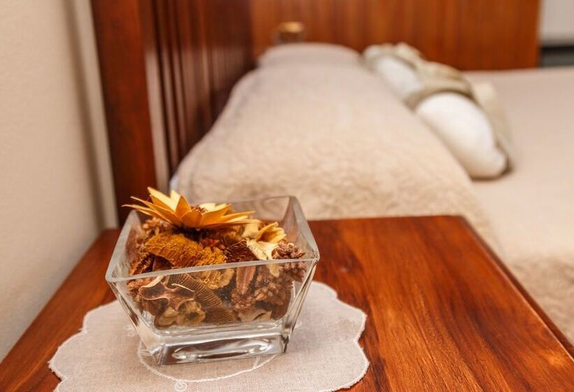 דירת שני חדרים עם מרפת, Rural Andrín