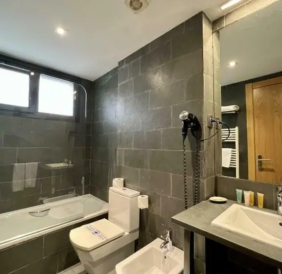 Standard Yhden Hengen Huone, Duero