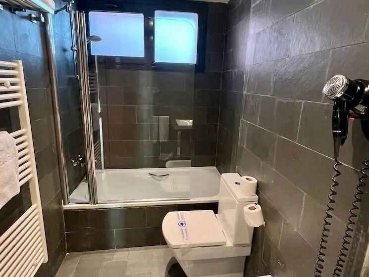 Standard Kolmen Hengen Huone, Duero