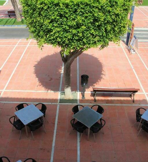 غرفة قياسية, El Marino