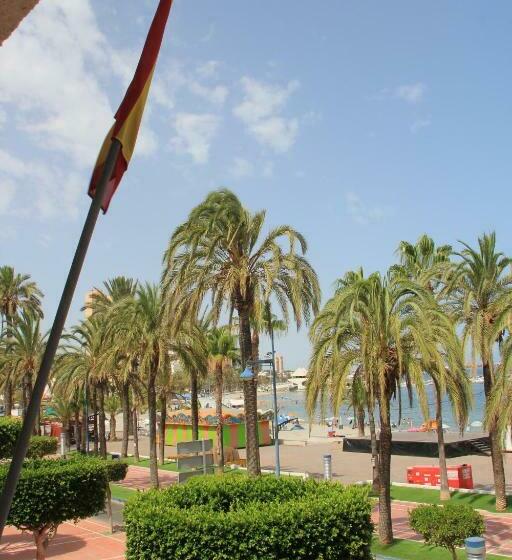 غرفة قياسية, El Marino