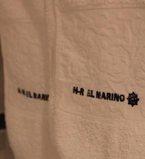 غرفة قياسية, El Marino