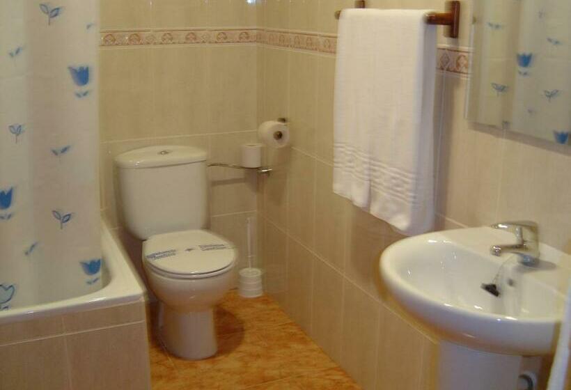 スタンダードルーム, Hostal D´ernes