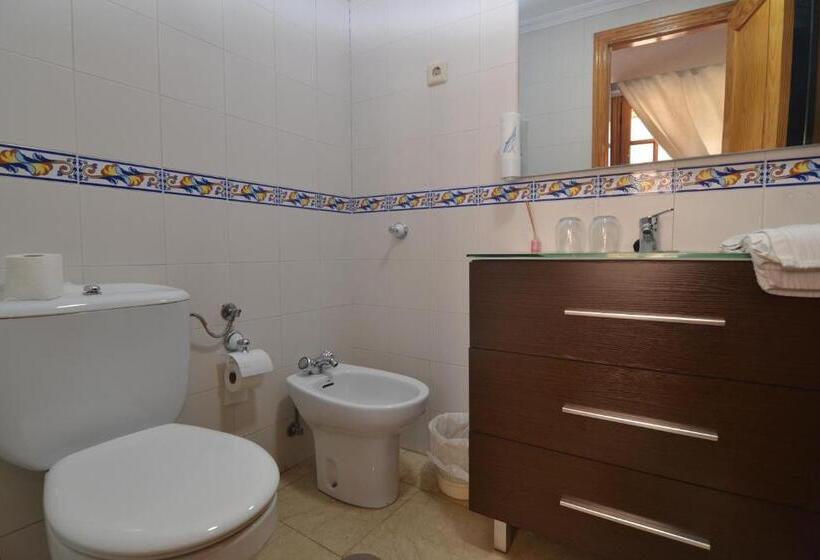 Номер Стандарт Трехместный, Hostería El Bodegón De Gredos