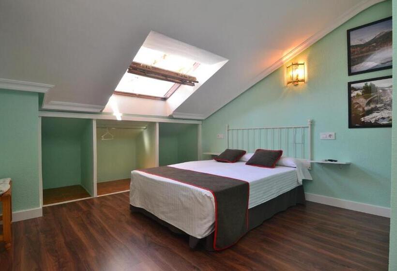 Номер Стандарт Трехместный, Hostería El Bodegón De Gredos