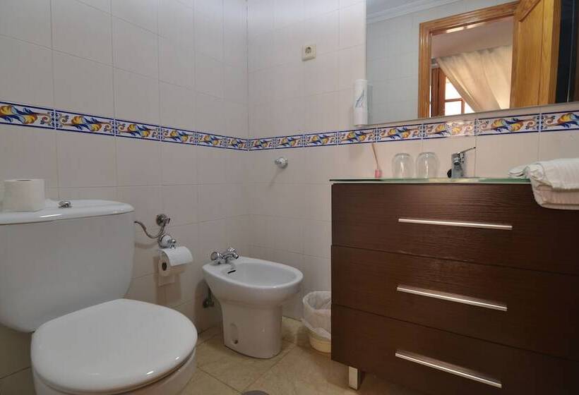 Номер Стандарт Трехместный, Hostería El Bodegón De Gredos