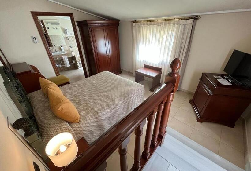 Номер Superior, Kazar