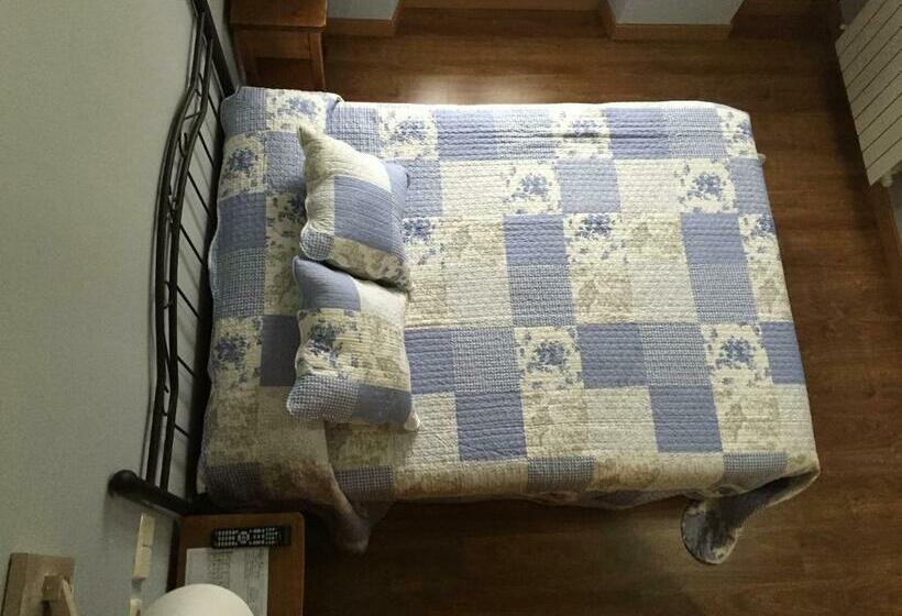 غرفة عائلية, La Casuca Del Esbardu