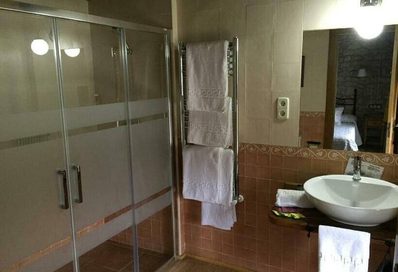 غرفة عائلية, La Casuca Del Esbardu