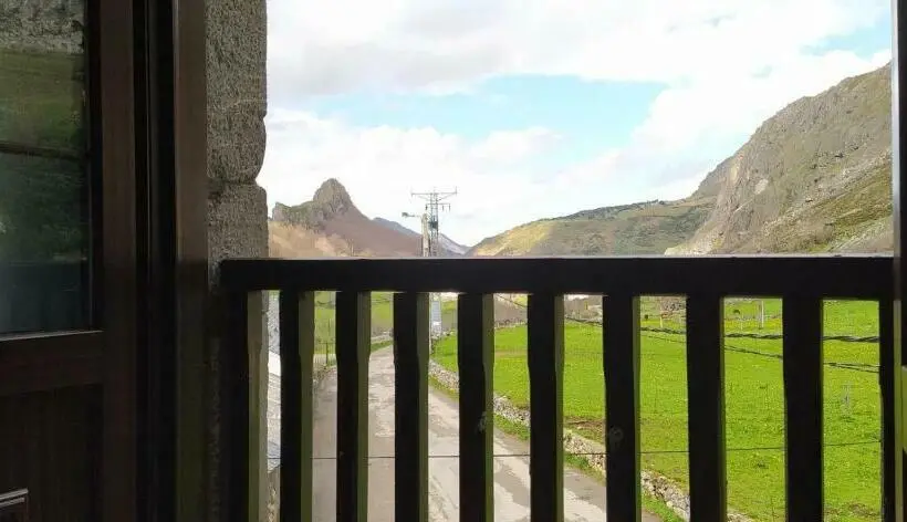 Sviitti, La Corona Del Auteiro