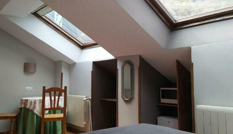 جناح, La Corona Del Auteiro