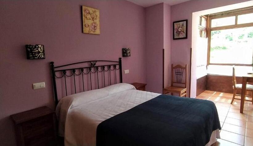 غرفة قياسية, La Corona Del Auteiro