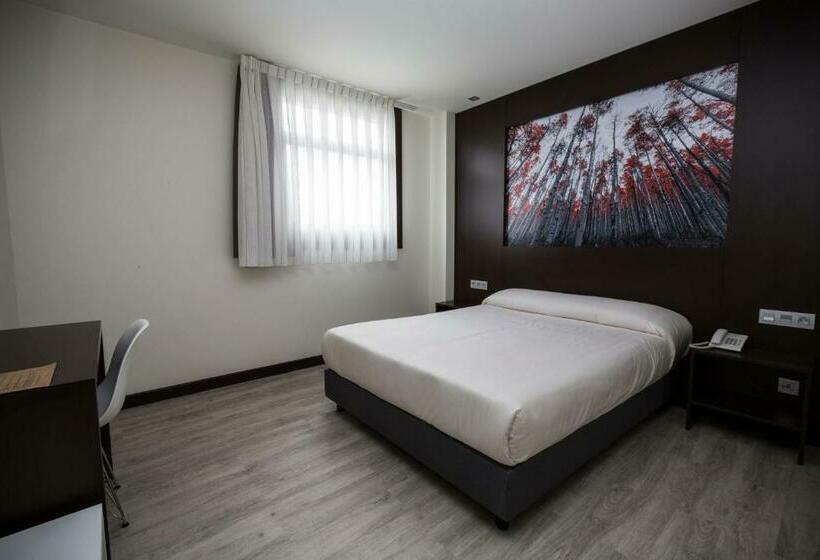 スタンダードルーム, La Posada De Roces