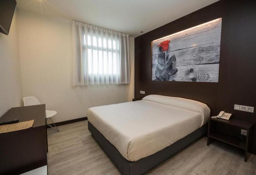 スタンダードルーム, La Posada De Roces