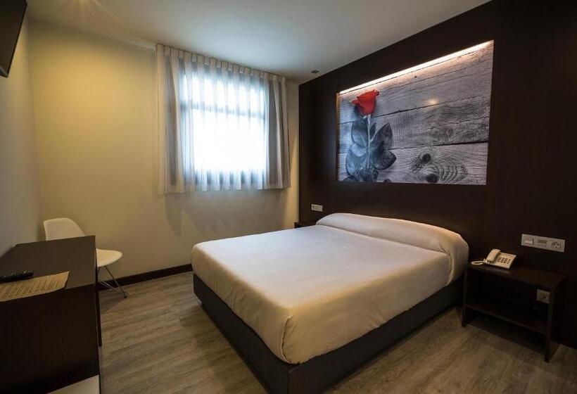 スタンダードルーム, La Posada De Roces