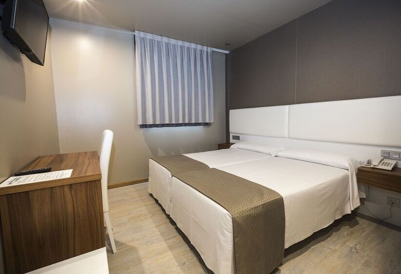 スタンダードルーム, La Posada De Roces