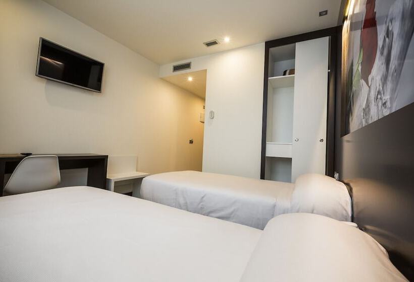 スタンダードルーム, La Posada De Roces